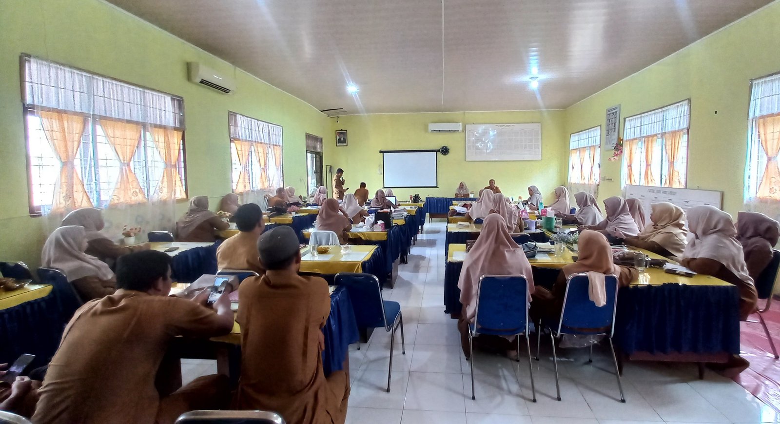 Drs. Ahmad, M. Pd, Lakukan Pemantauan dan Penguatan di SMAN 1 Kuta Makmur